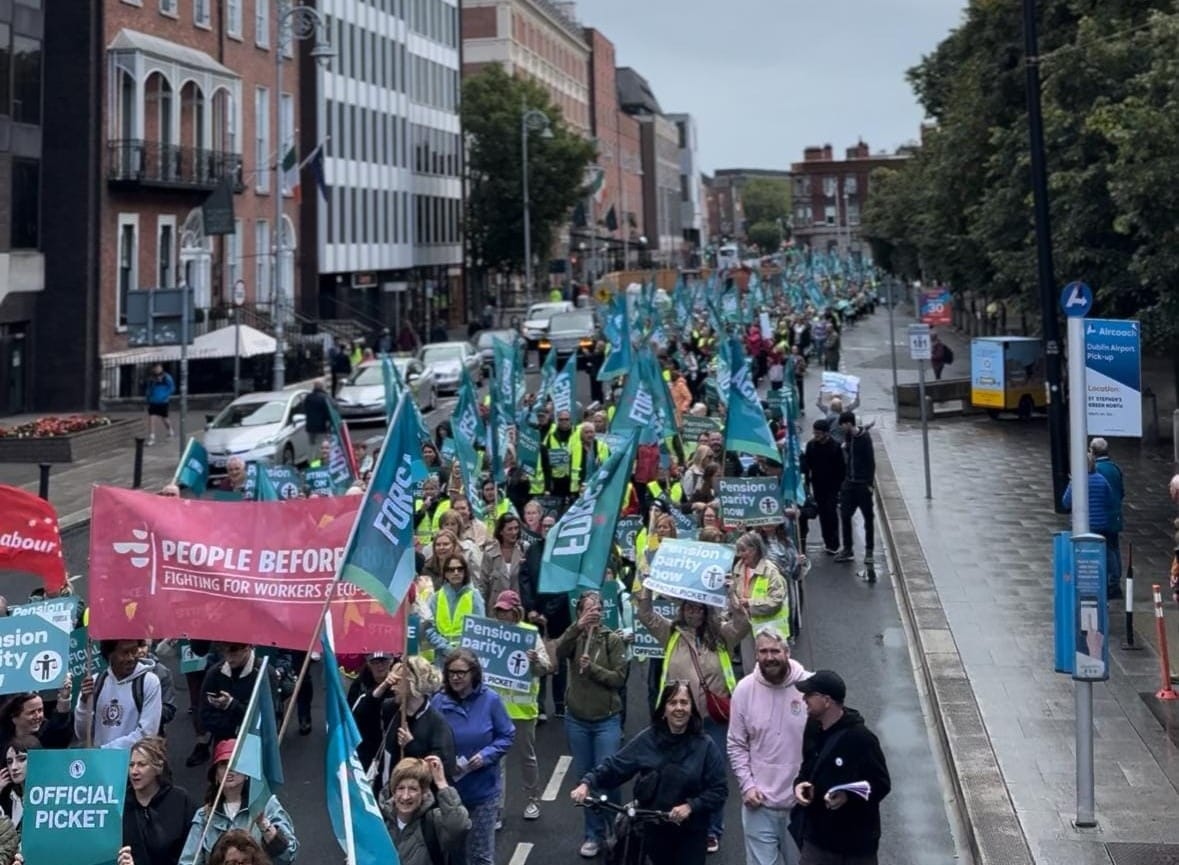 Paul Murphy backs school secretaries’ and caretakers’ strike for pension parity