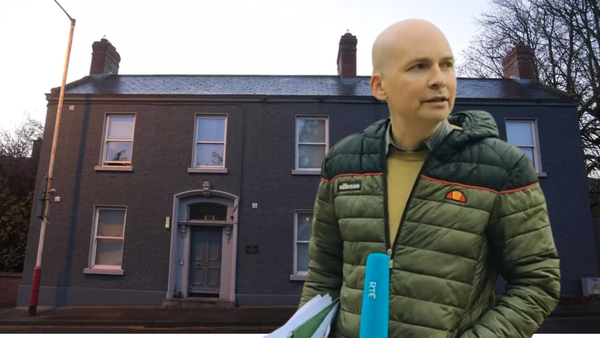 Image of house in Drogheda where arsonists targeted migrant families. Paul Murphy speaks to need for safety.