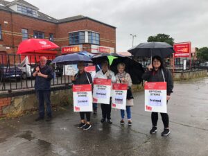 Iceland Staff on the picket line with IWU activists in Ballyfermot